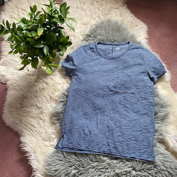 Old Navy Boyfriend Pocket Tee - Picture 1 of 7